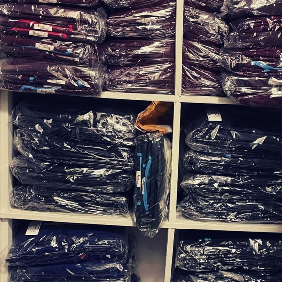 Medical Scrubs Set! - Picture 7 of 8